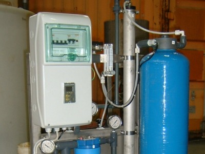 Ultrafiltration and reverse osmosis for paints, pigments and electrodeposition paints